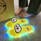 👣50% DE DESCONTO AGORA! ⚡Chinelo fofo com estampas de desenhos animados que brilham no escuro – Luzes de LED coloridas piscam a cada passo, lindos adesivos 3D de desenhos animados, material EVA macio e leve, sola texturizada antiderrapante✨